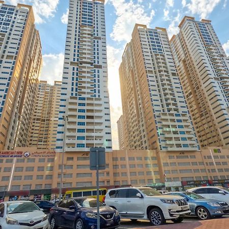 Elegent 2Bhk Next To The Beach With Pool,Gym,Garden,Kids Play Area,Learning Centre,Shops,Cafe,Restaurants Ajman Luaran gambar